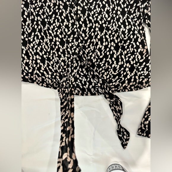 Cloth & Stone Womens Black and Tan Front Tie Flowy Top Blouse Size S EUC - Picture 7 of 12